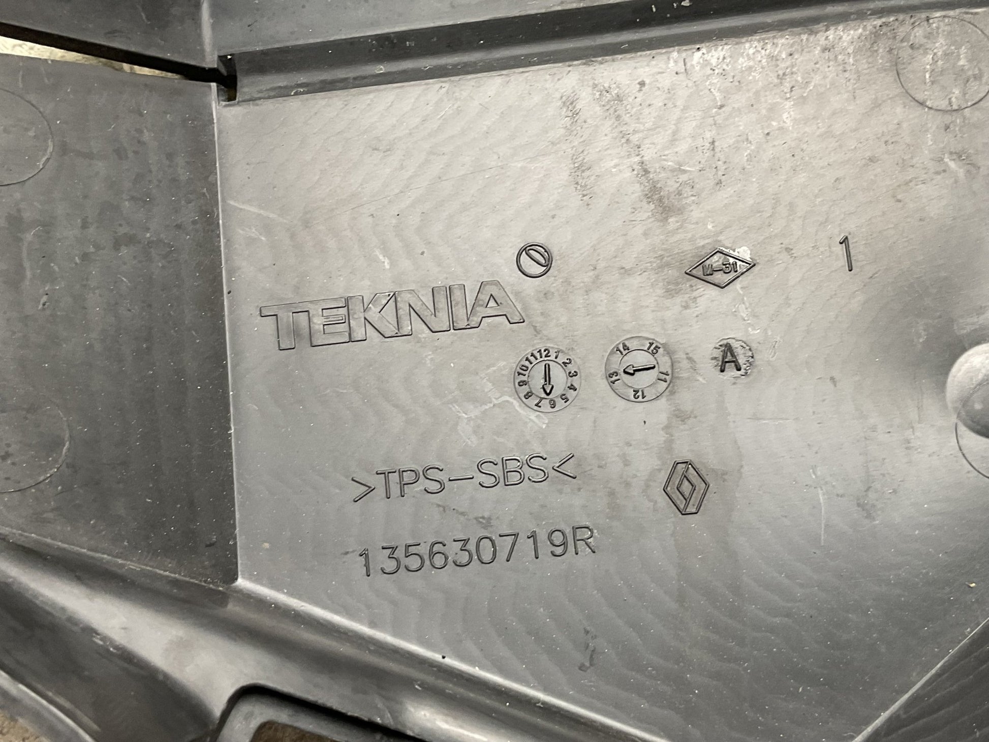 Tapa Distribucion Renault 135630719R - 135630719R