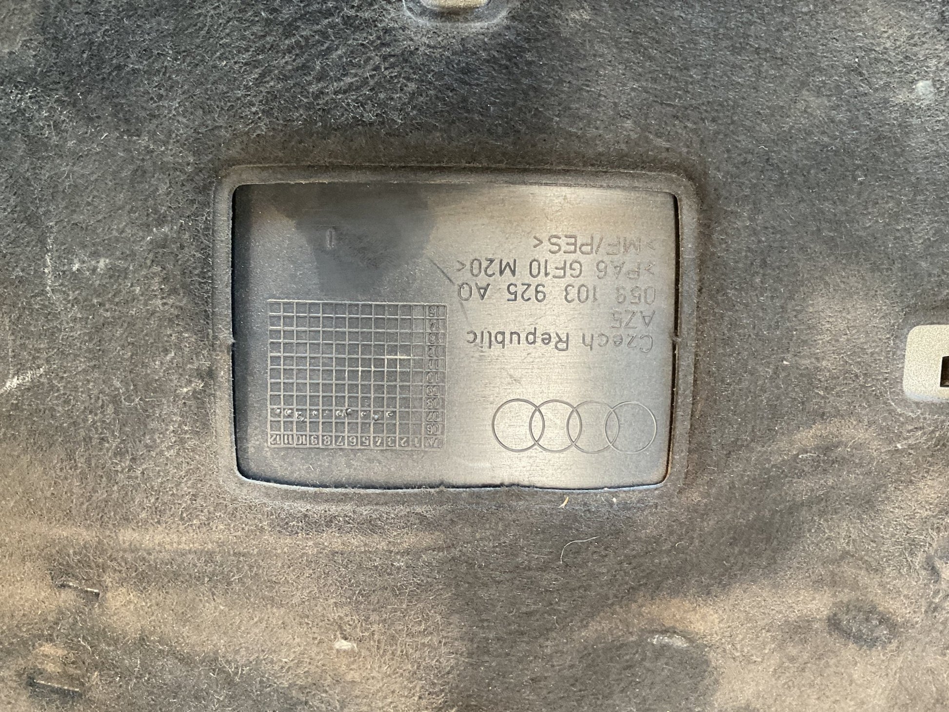 Tapa embellecedora motor Audi 059103925AQ - 059103925