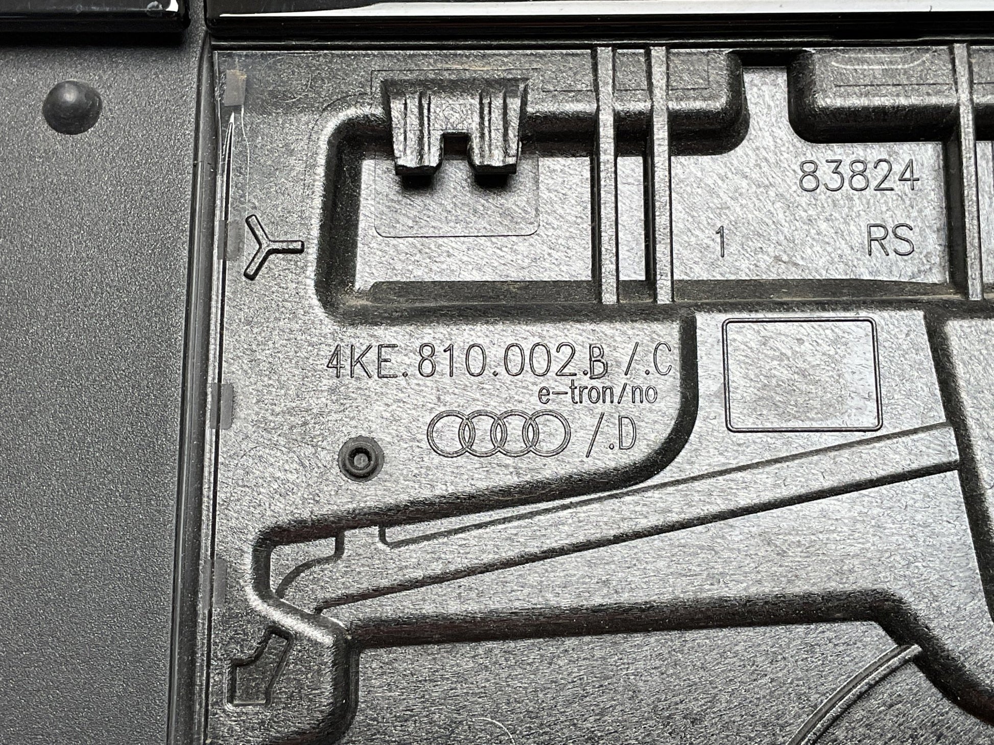 Tapa Enchufe Audi e-tron - 4KE810002B