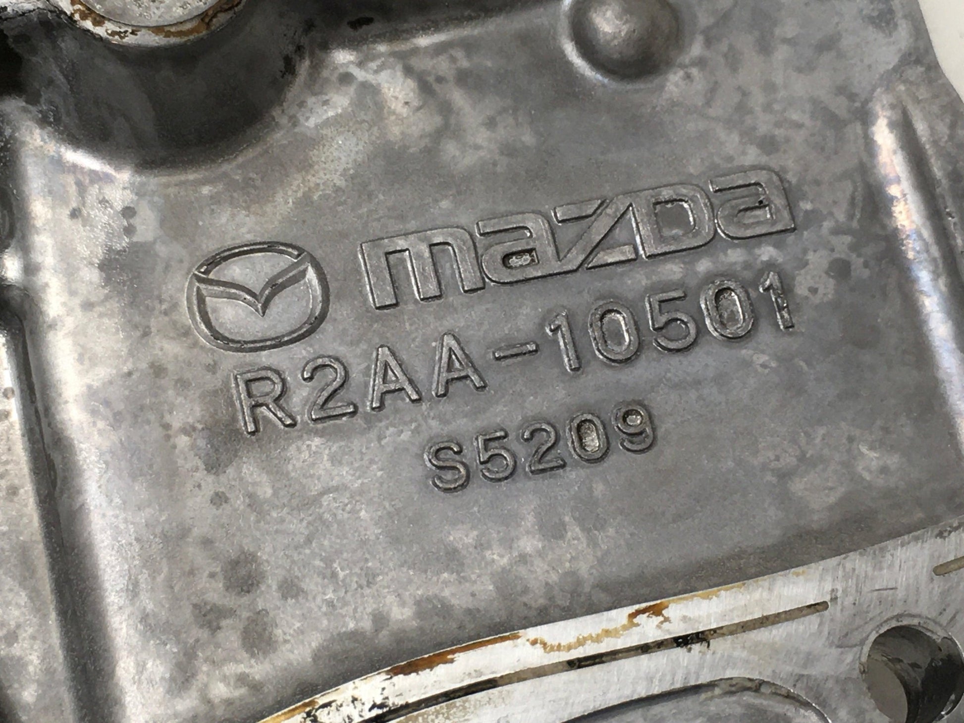 Tapa frontal Motor MZR - CD 2,2 D Mazda R2AA10501 - R2AA10501