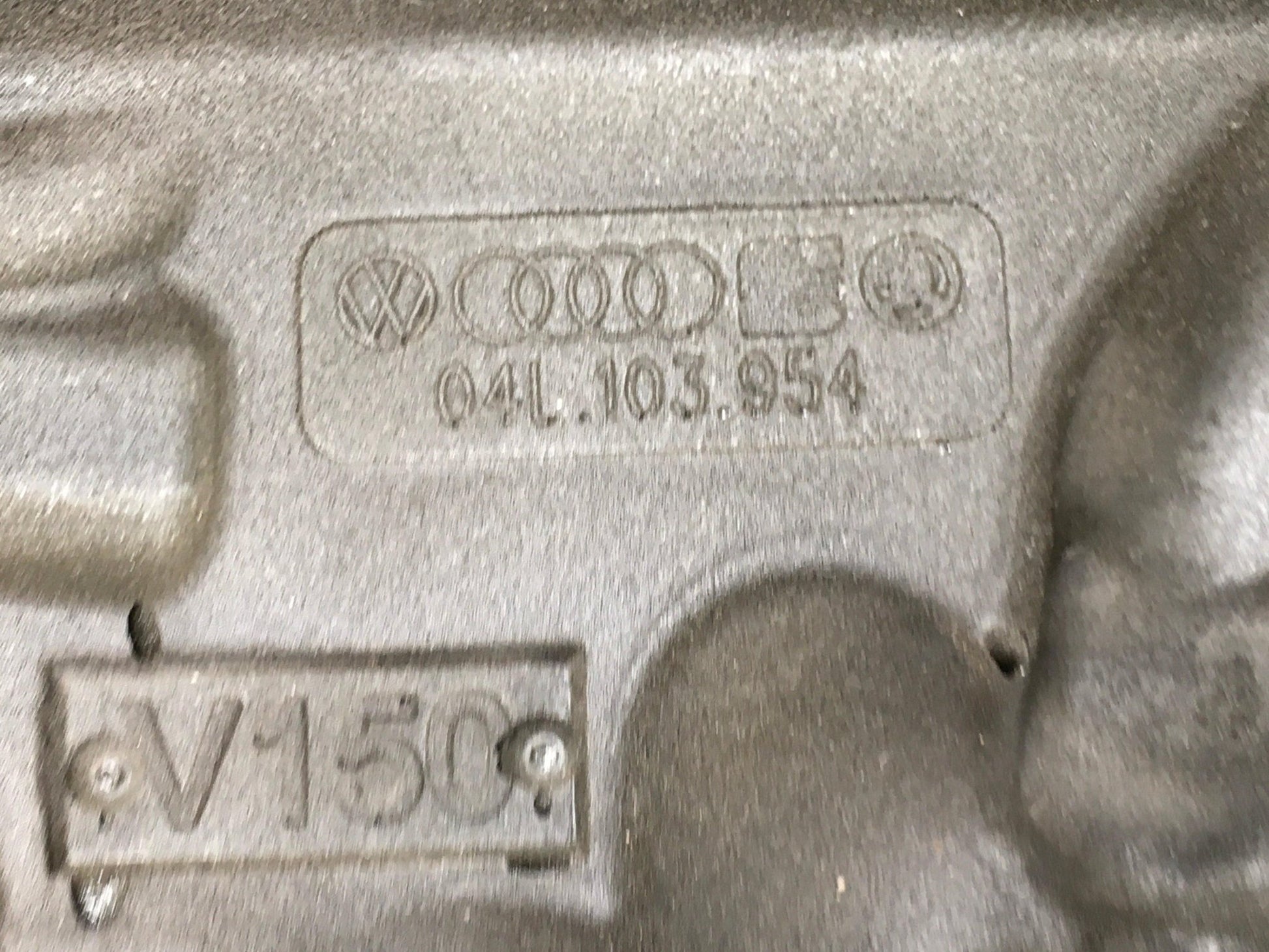 Tapa Motor Audi Q3 8U / A3 8V - 04L103954