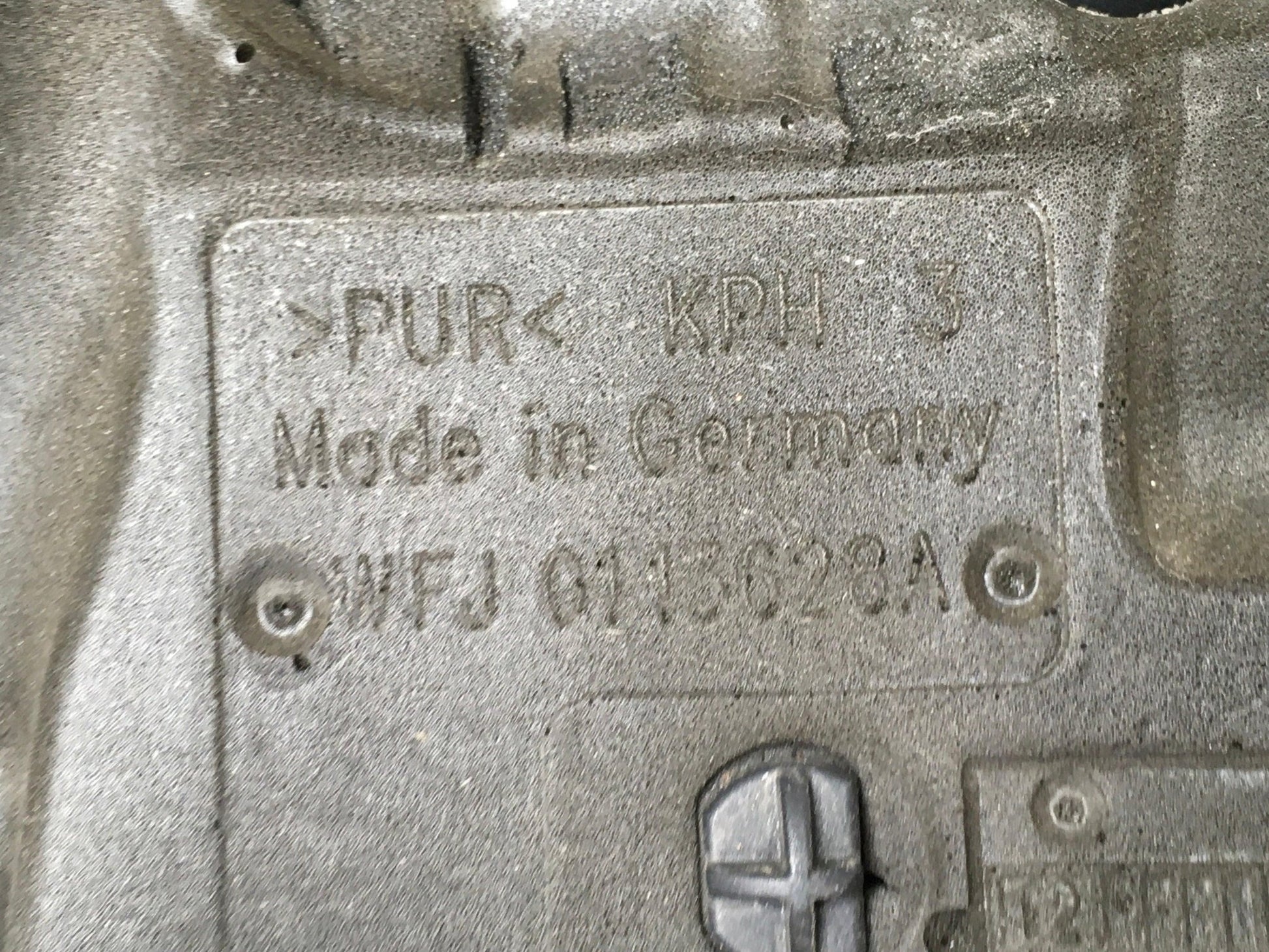 Tapa Motor Audi Q3 8U / A3 8V - 04L103954