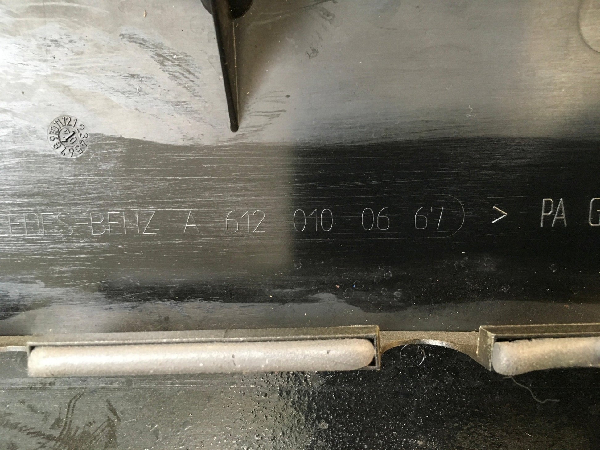 Tapa motor derecha Mercedes A6120100667 - A6120100667