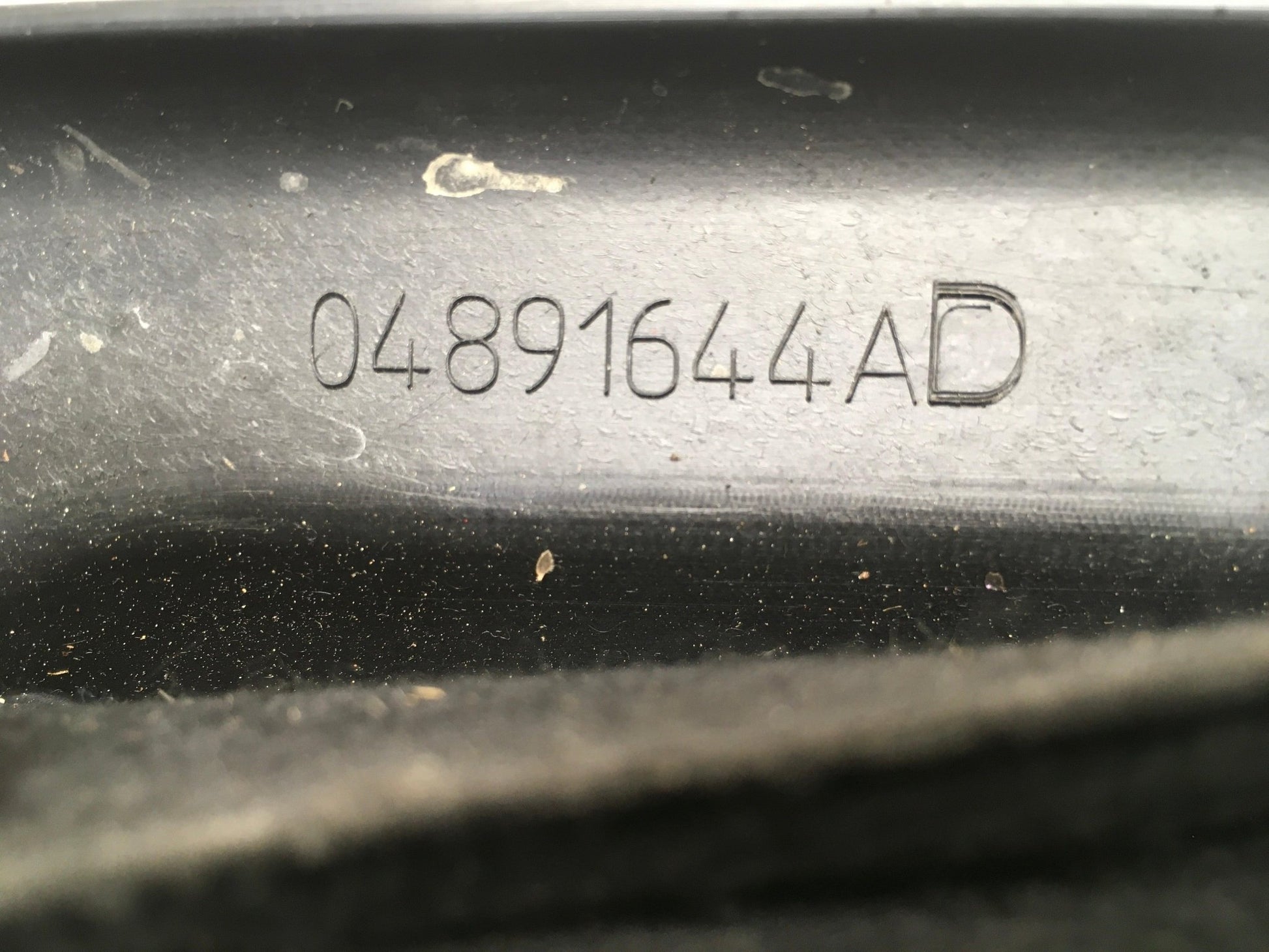 Tapa Motor Dodge Caliber Jeep Compass - 04891644AD