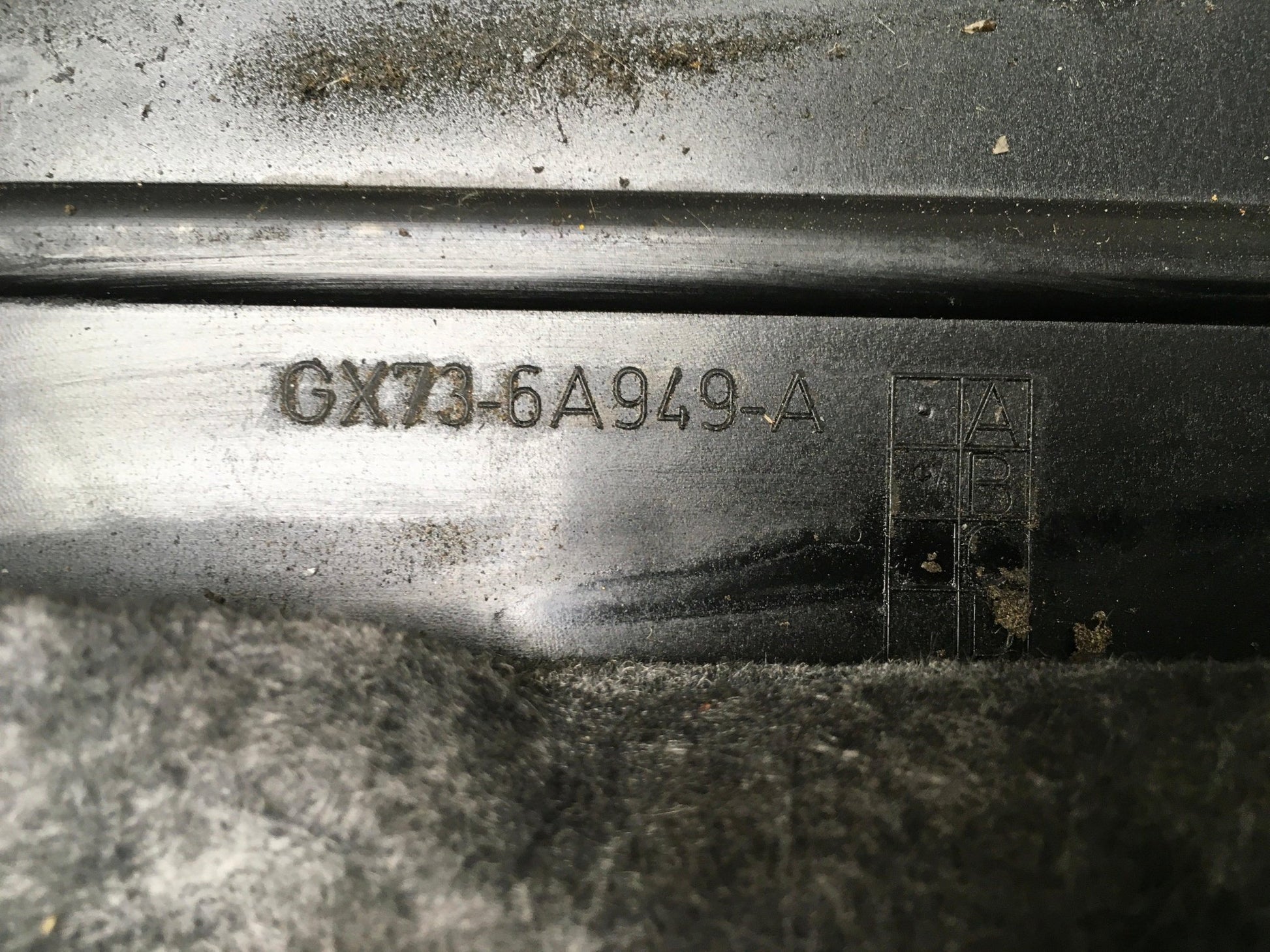 Tapa Motor Jaguar XE XF II - GX736A949A