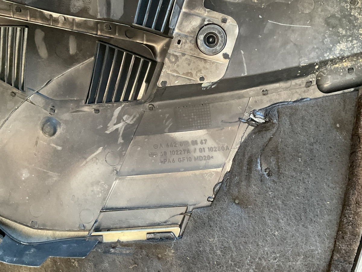 Tapa motor Mercedes A6420100167 - A6420100167