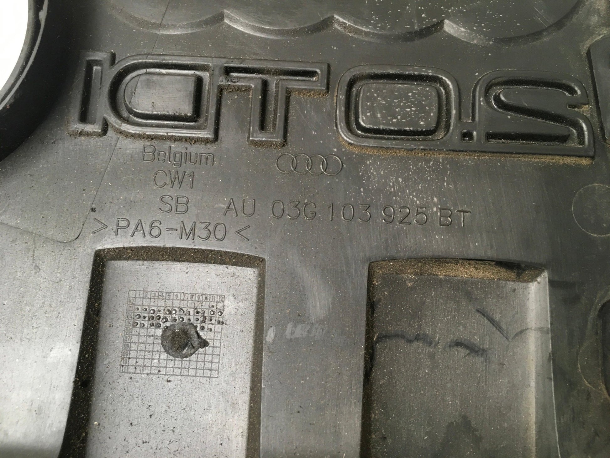 Tapa Motor VW 03G103925BT - 03G103925BT