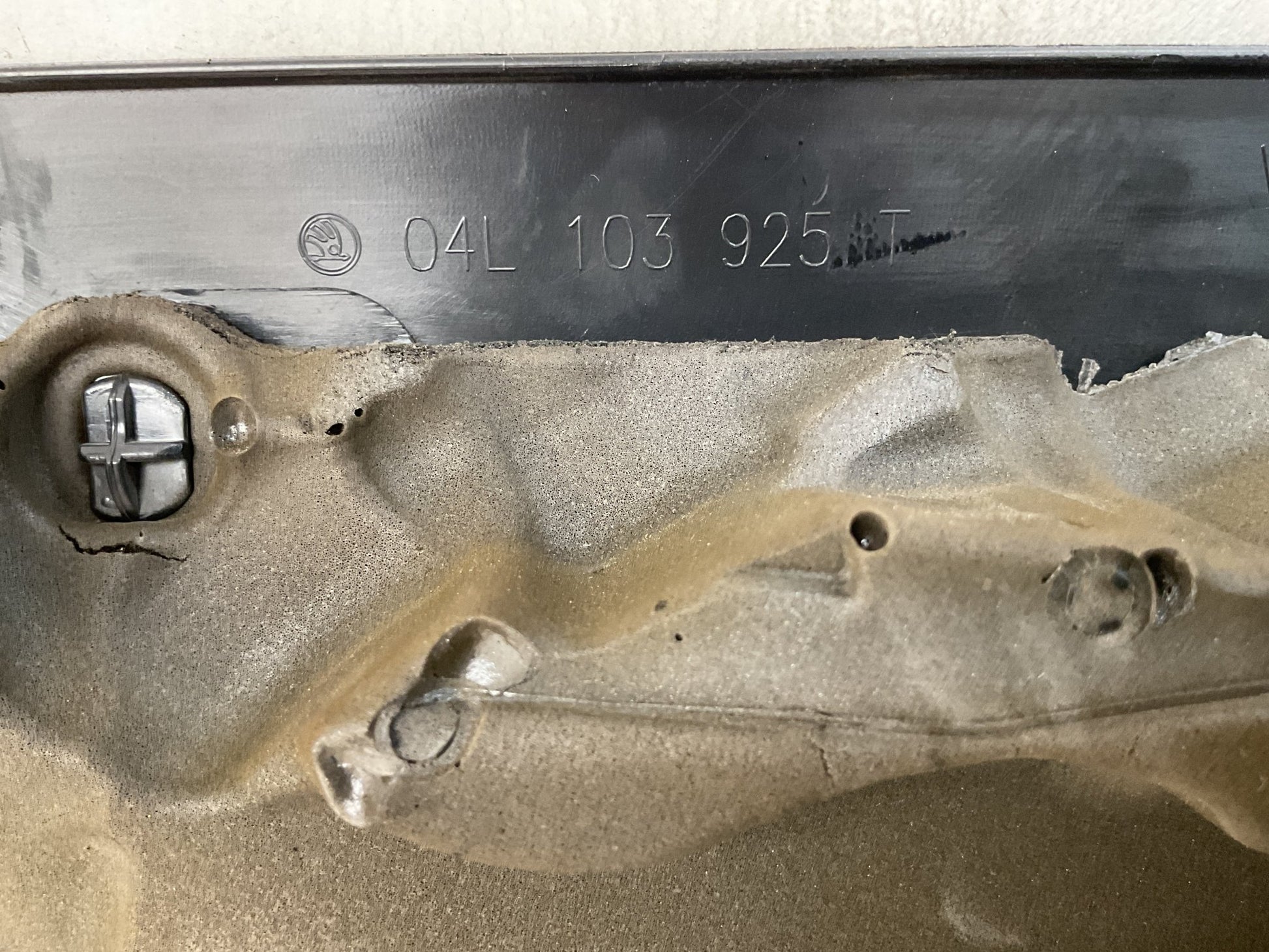 Tapa Motor VW 04L103925T - 04L103925T