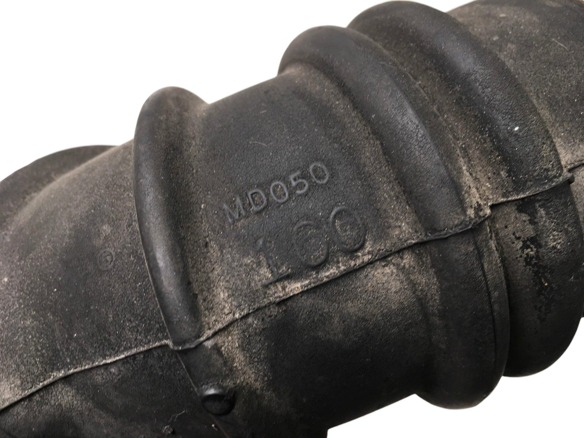 Tubo admision Mitsubishi Pajero I - MD050160