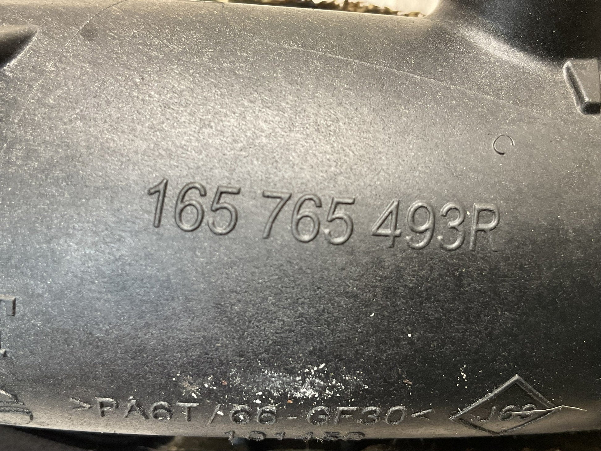 Tubo Admision Renault 165765493R - 165765493R