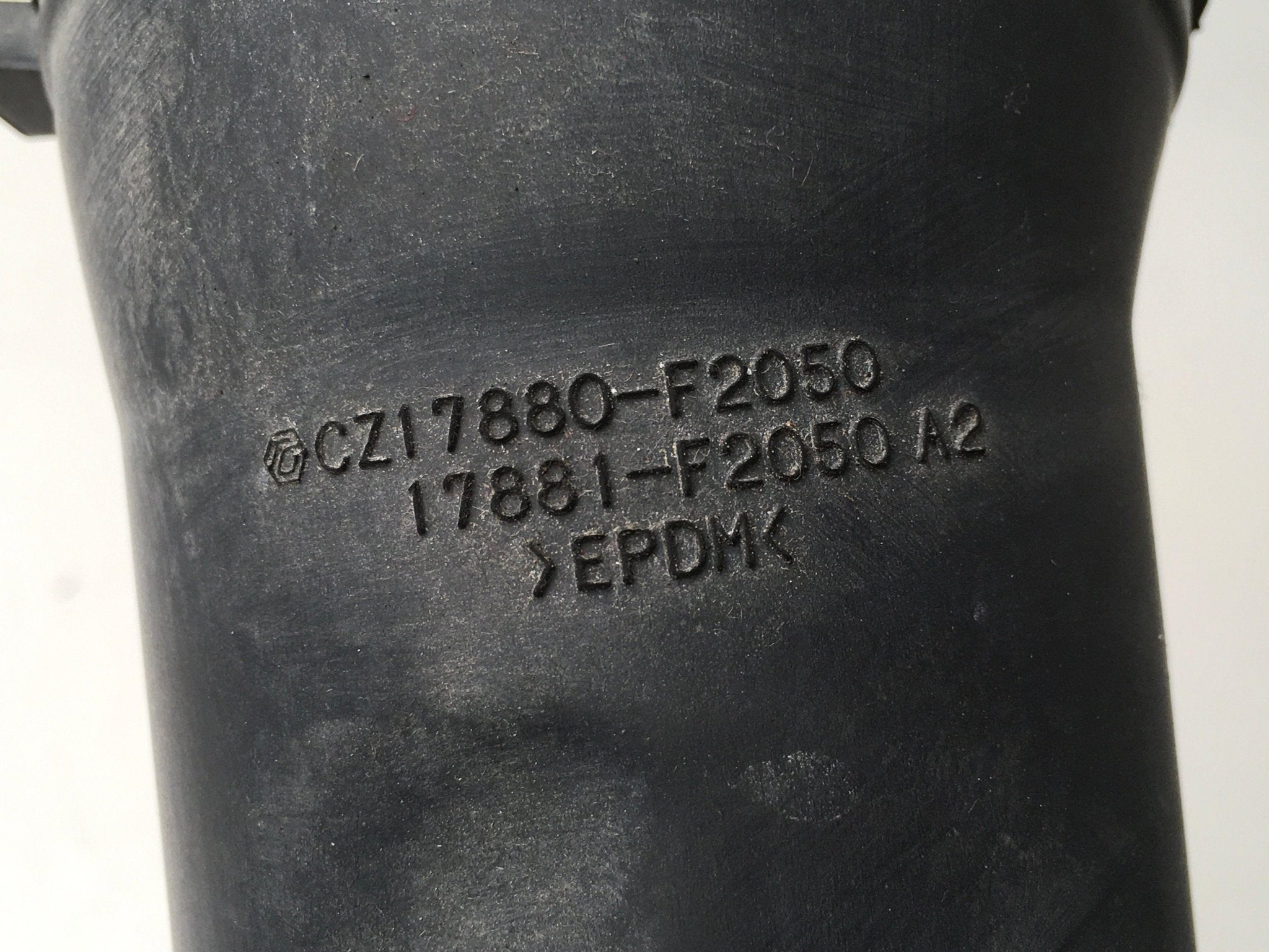 Tubo admision Toyota C - HR - 17880F2050