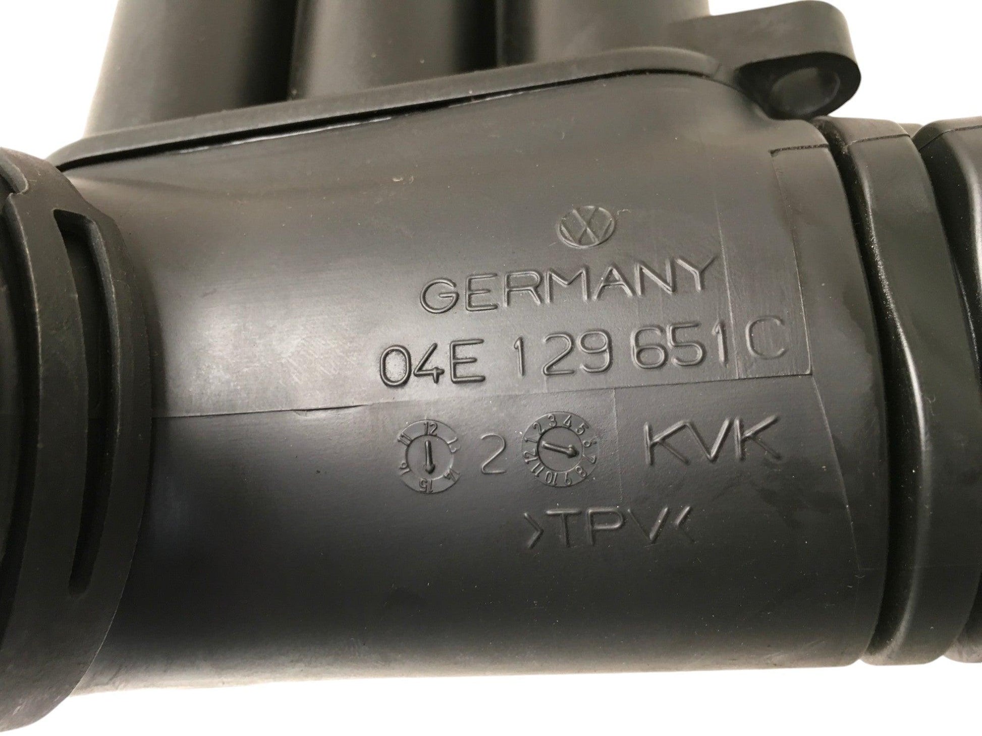 Tubo admision VW 04E129651C - 04E129651C _