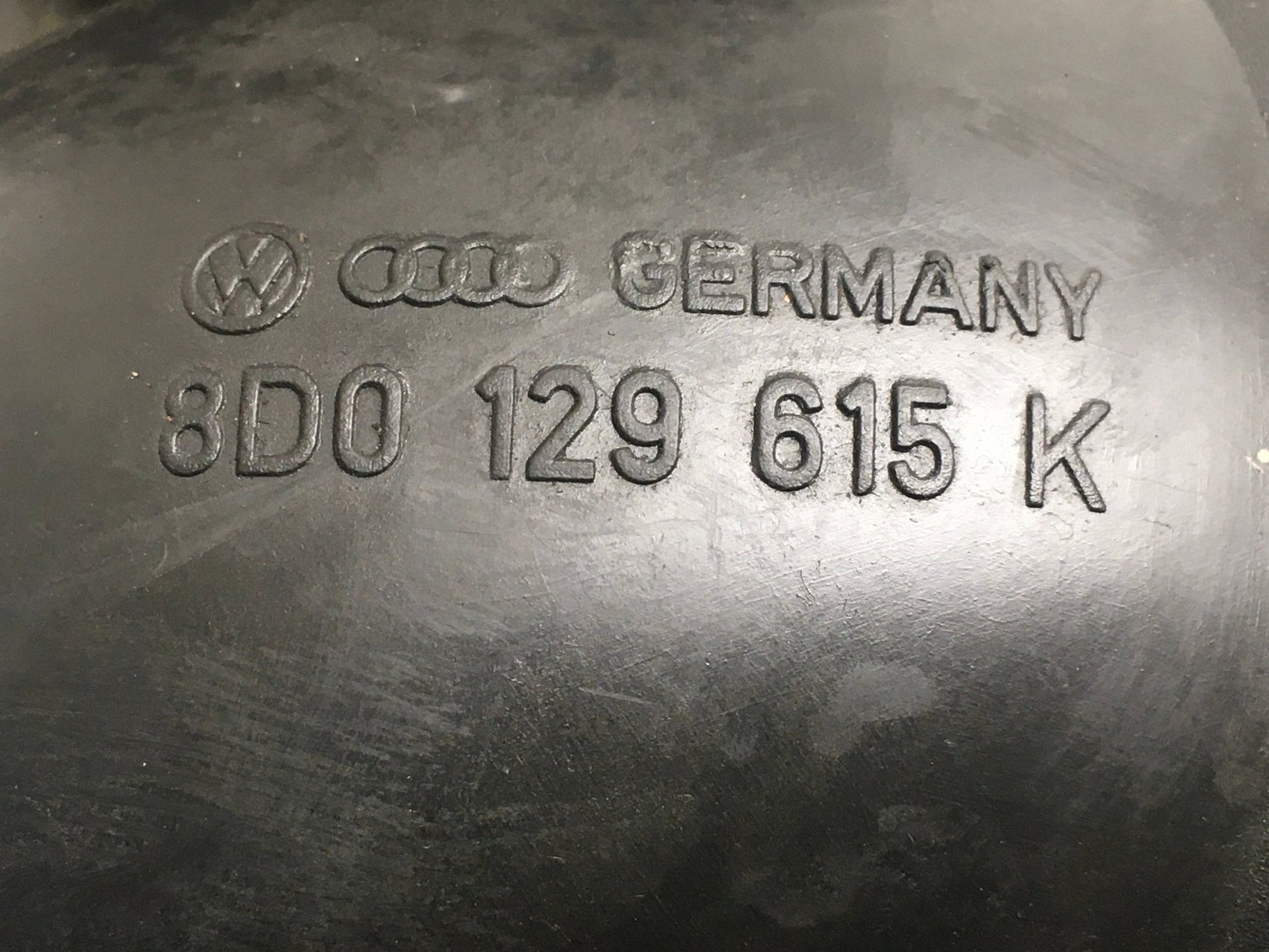 Tubo Intercooler Passat 3B Audi A6 C5 - 8D0129615K