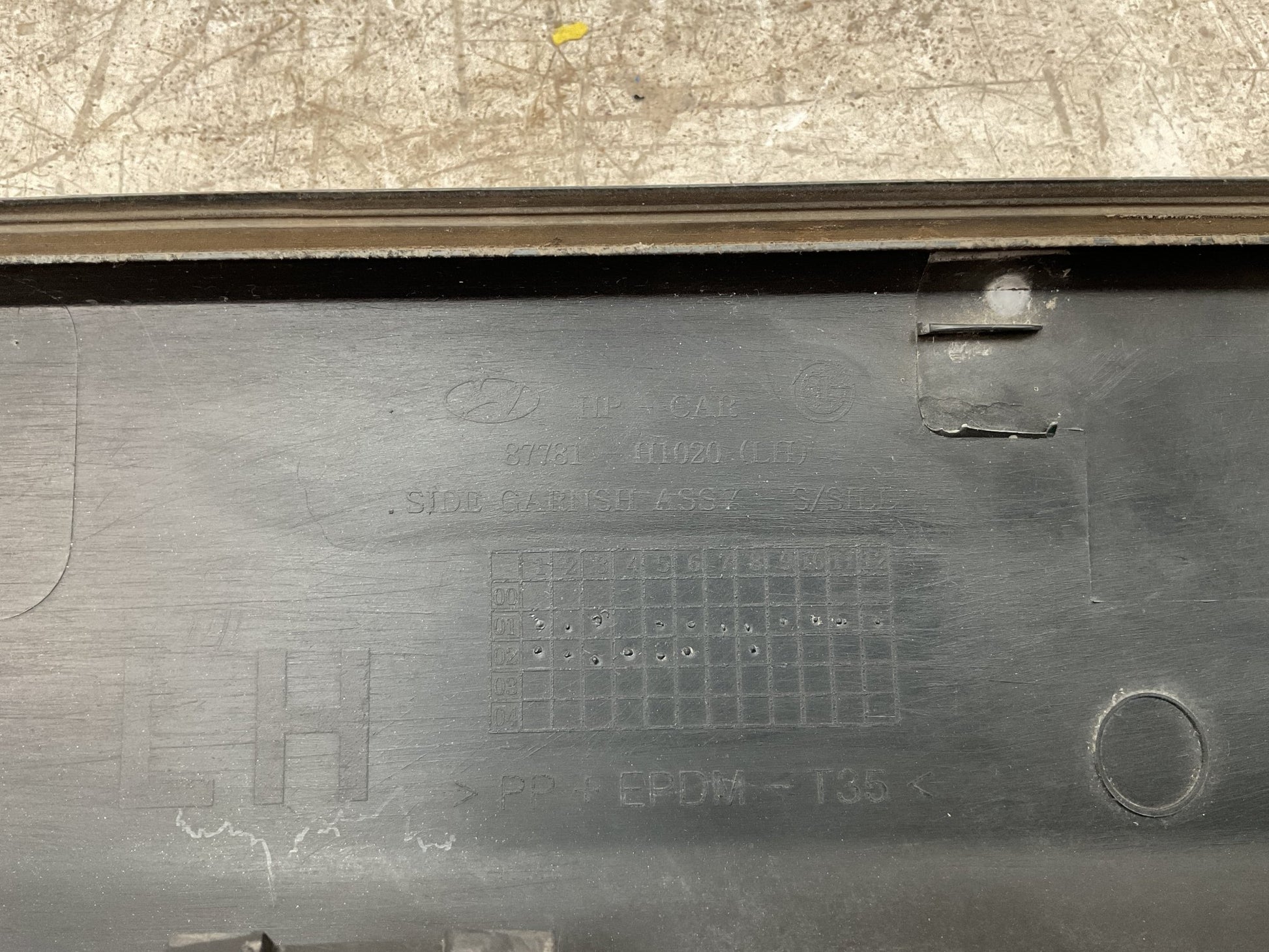 Umbral izq Hyundai Terracan 2001 - 2007 - 87781H1020