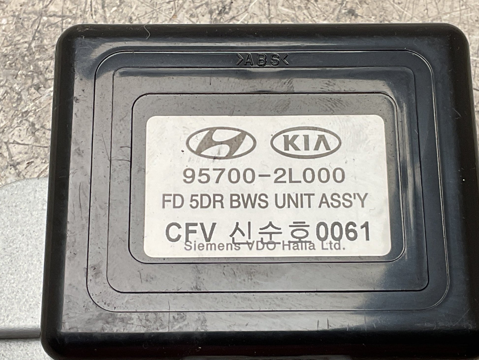 Unidad Estacionamiento Hyundai i30 - 957002L000