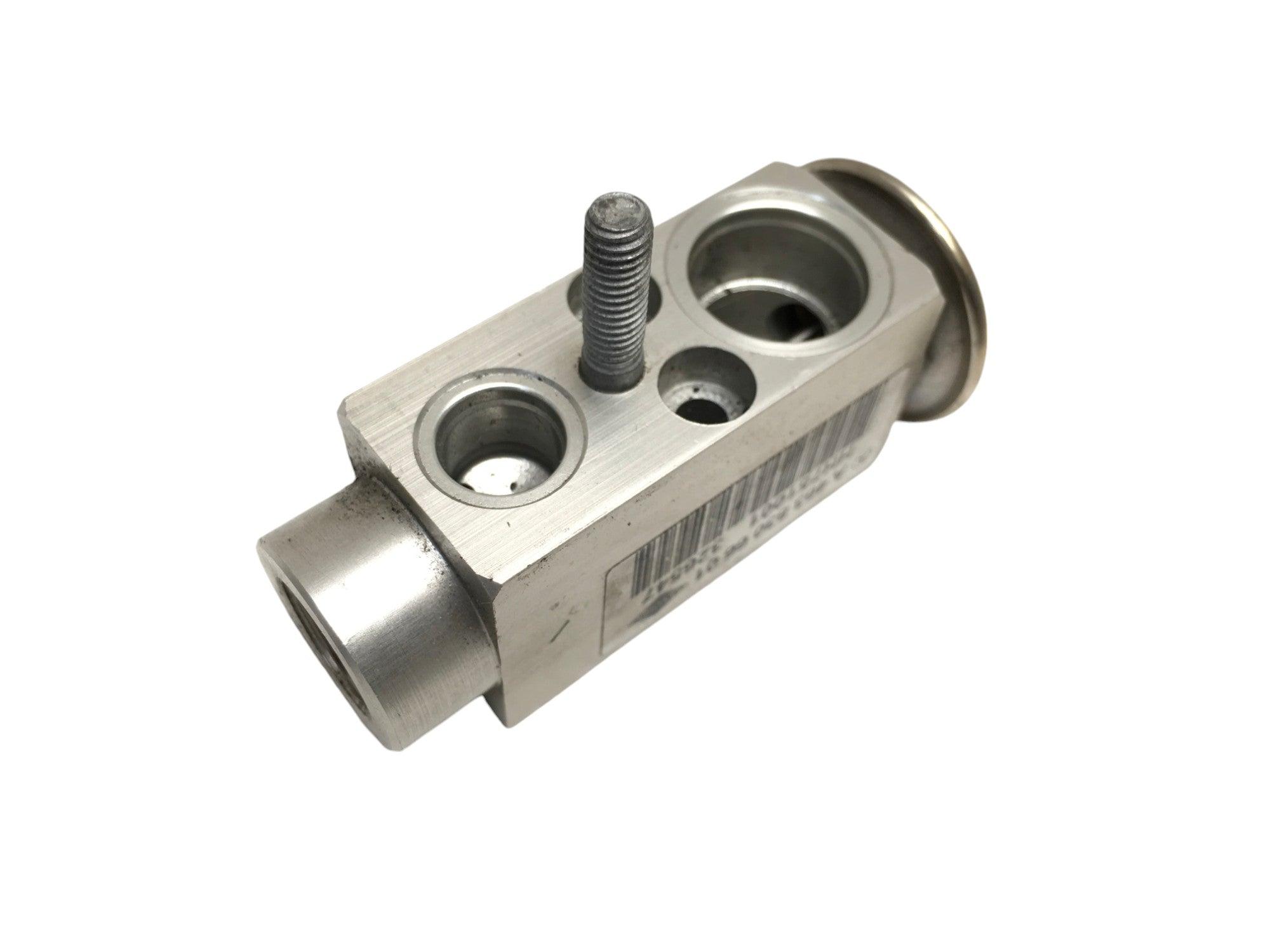 Valvula A/C Mercedes A4638306601 - A4638306601