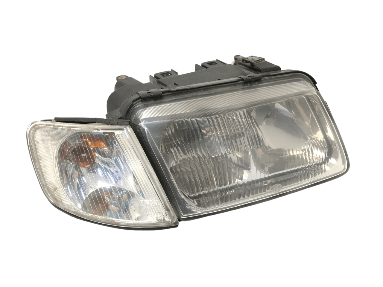 Faro derecho Audi A3 8L - AutoRR 8L0941030