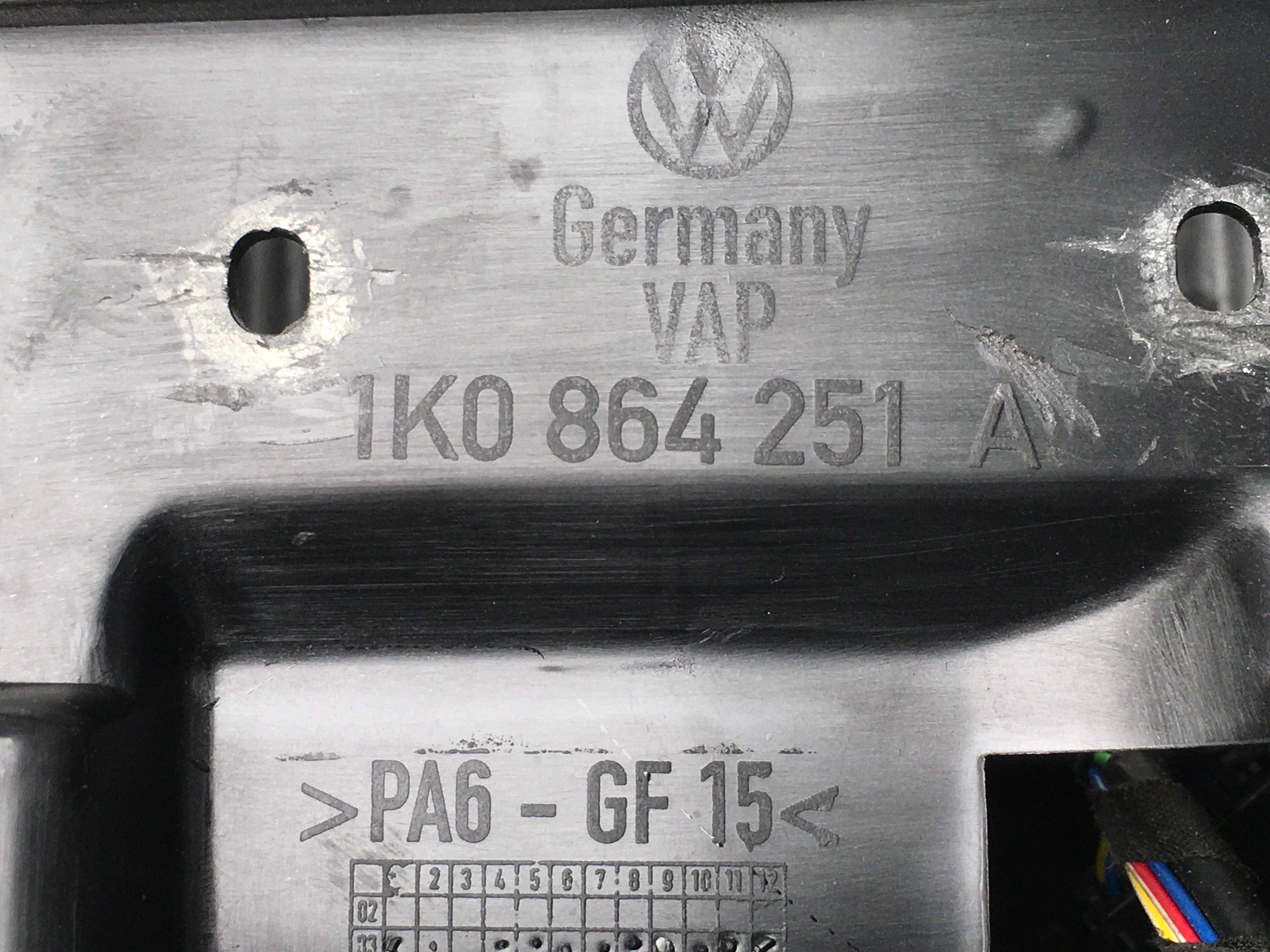 Apoyabrazos central VW Golf V 1K0864251A - AutoRR 1K0864251A