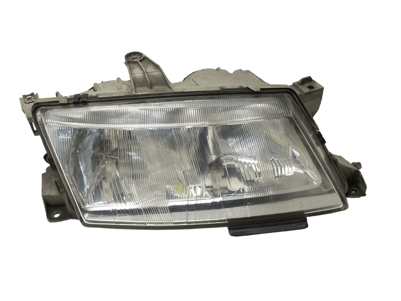 Faro derecho Saab 9-5 - AutoRR 04HCR375