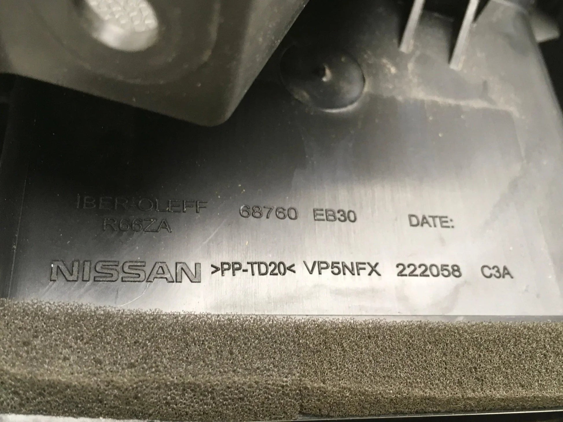 Aireador derecho Nissan 68760eb30