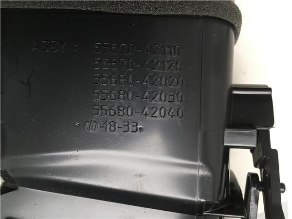 Aireador derecho Toyota Rav4 XA40 - 