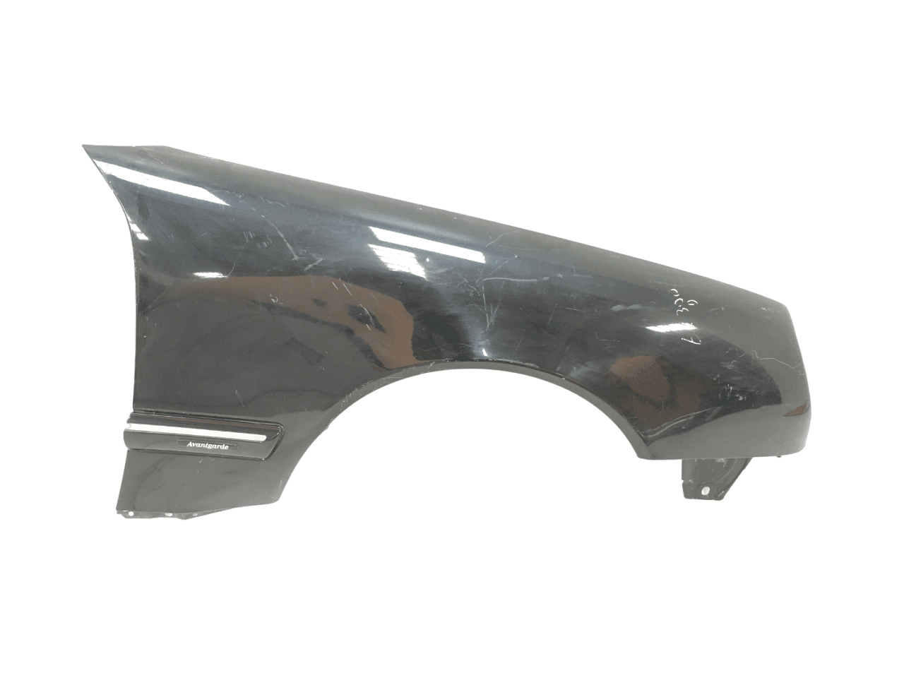 Aleta derecha Mercedes Clase E W210 - A2108203014