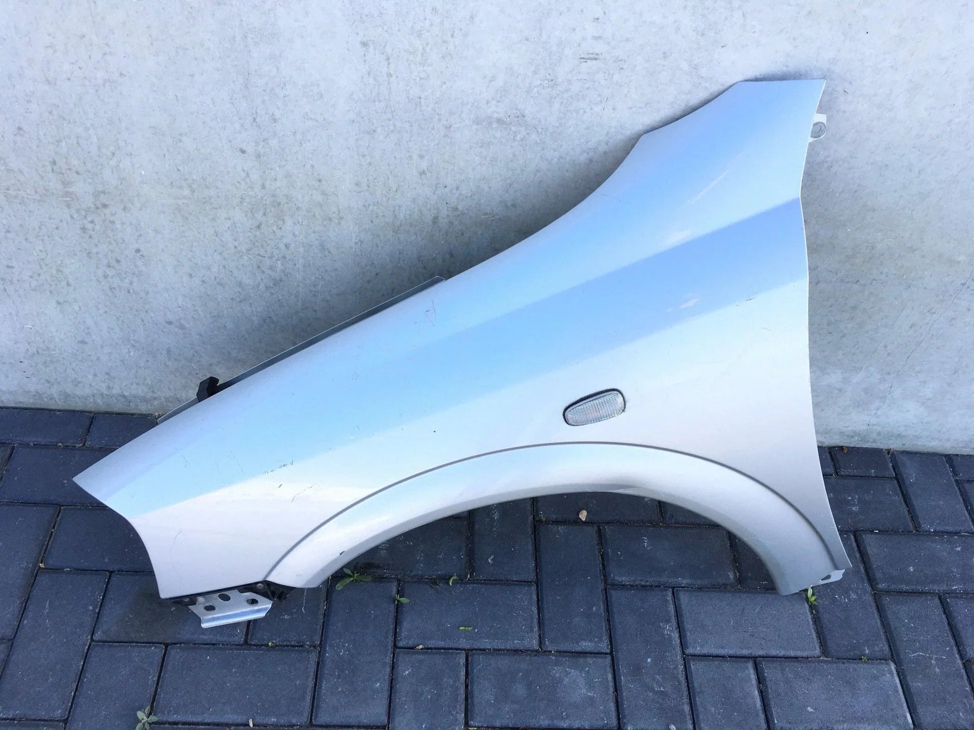 Aleta izq Opel Astra G