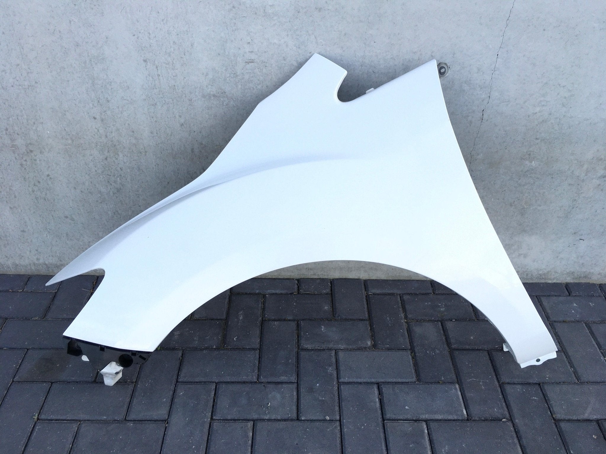 Aleta Izquierda Volvo CX - 7 - E22152210E