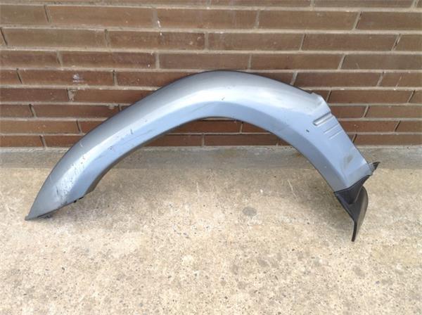 Aletin del izq toyota land cruiser j9 - 242296485