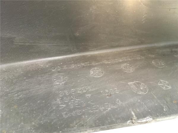 Aletin delantero derecho Jeep Cherokee K - 65620k