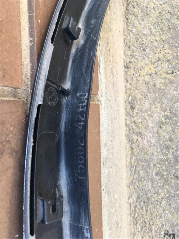 Aletin delantero izquierdo Toyota Rav4 X - 7560242100