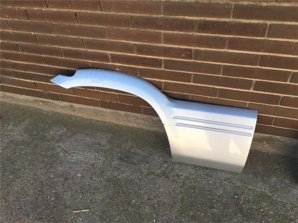 Aletin trasero dcho nissan terrano II - 