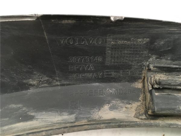 Aletin trasero izq Volvo C30