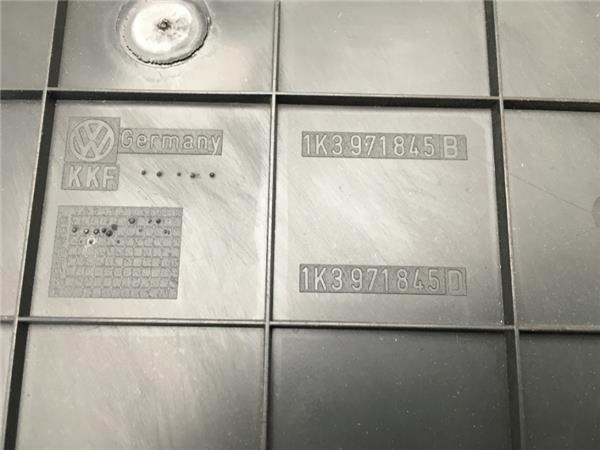 Altavoz trasero izquierdo VW Golf V - 1k3971845B