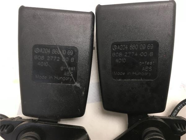 anclaje cinturones traseros Mercedes a20