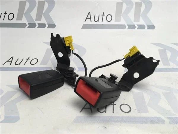 anclaje cinturones traseros Mercedes a20