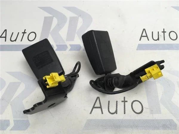 anclaje cinturones traseros Mercedes a20