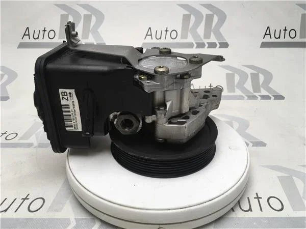 Bomba dirección BMW 676227901