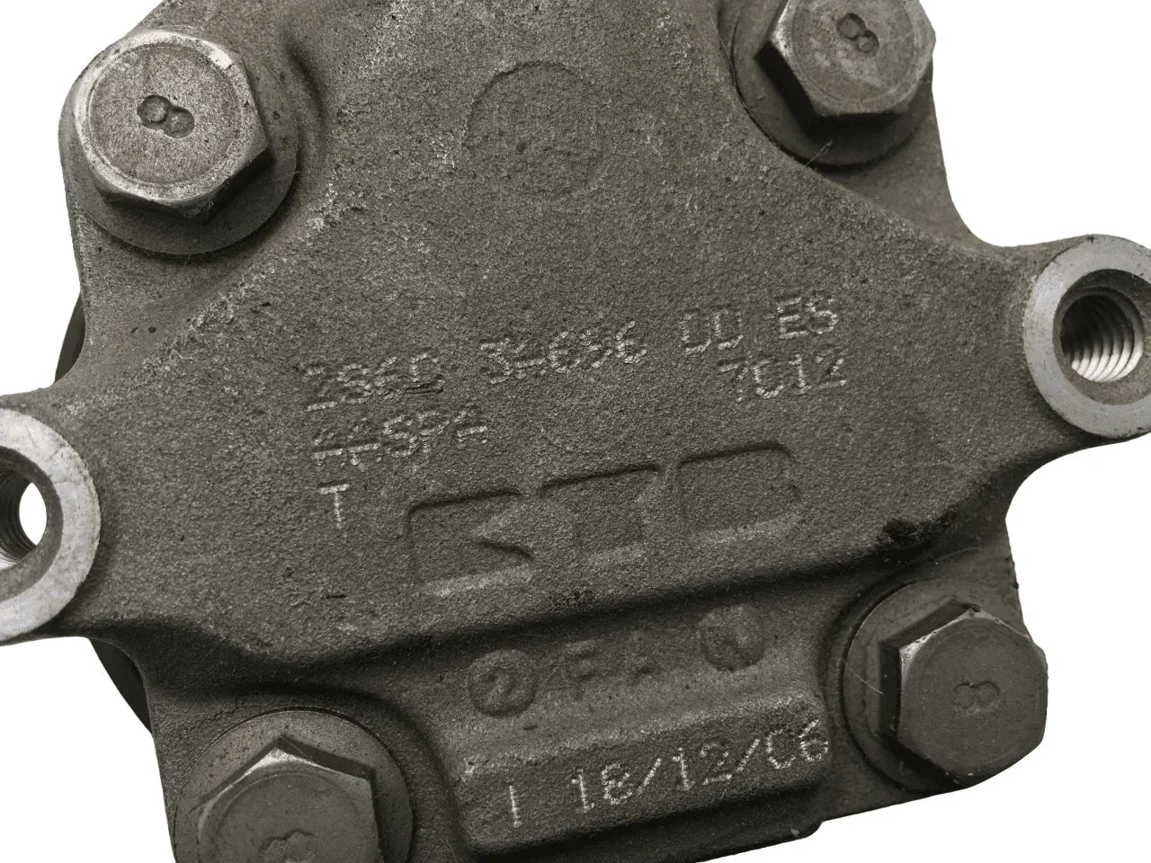 Bomba direccion Ford 2s6d-3a696-dd