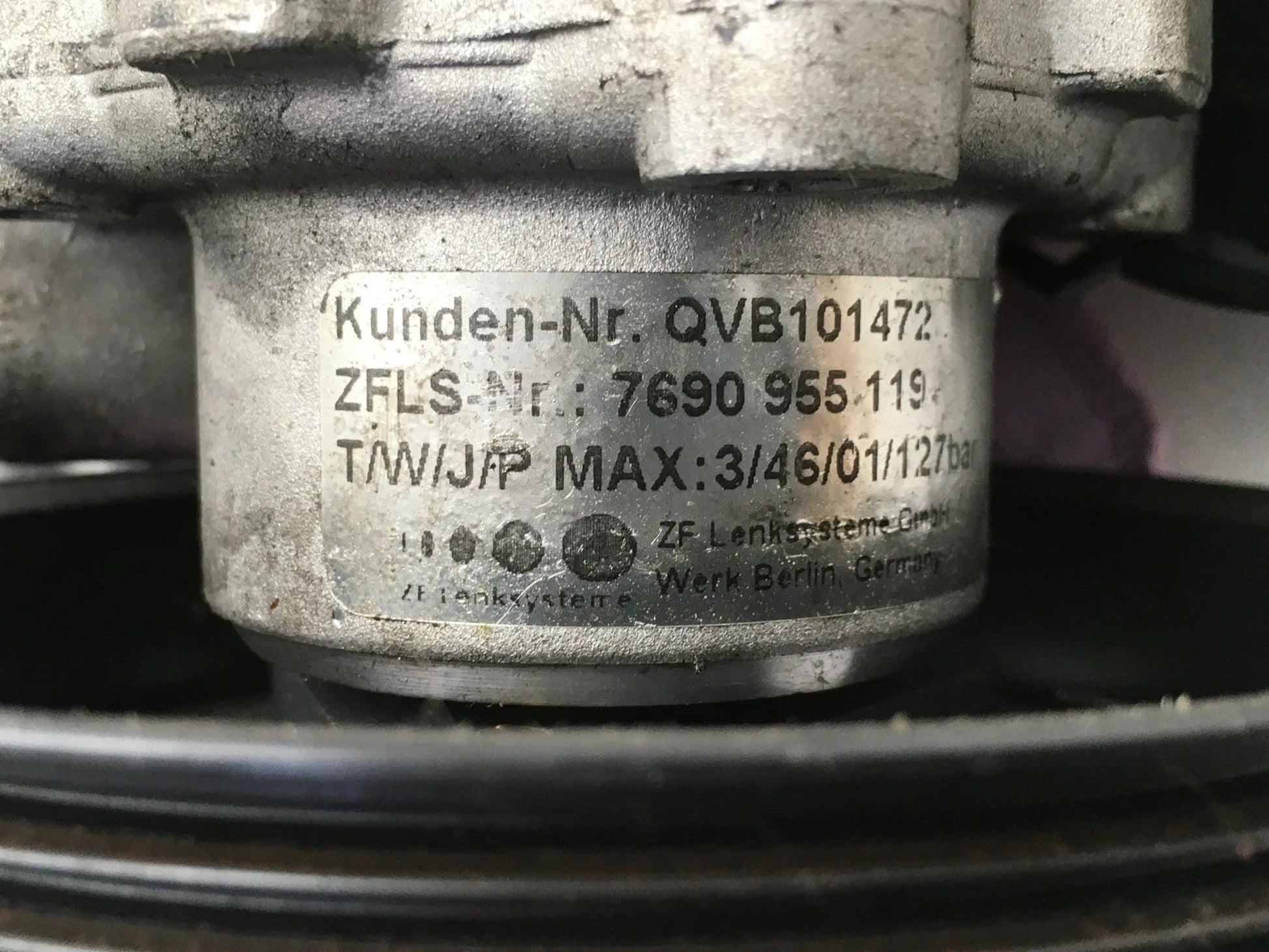 Bomba dirección Land Rover 7690955119
