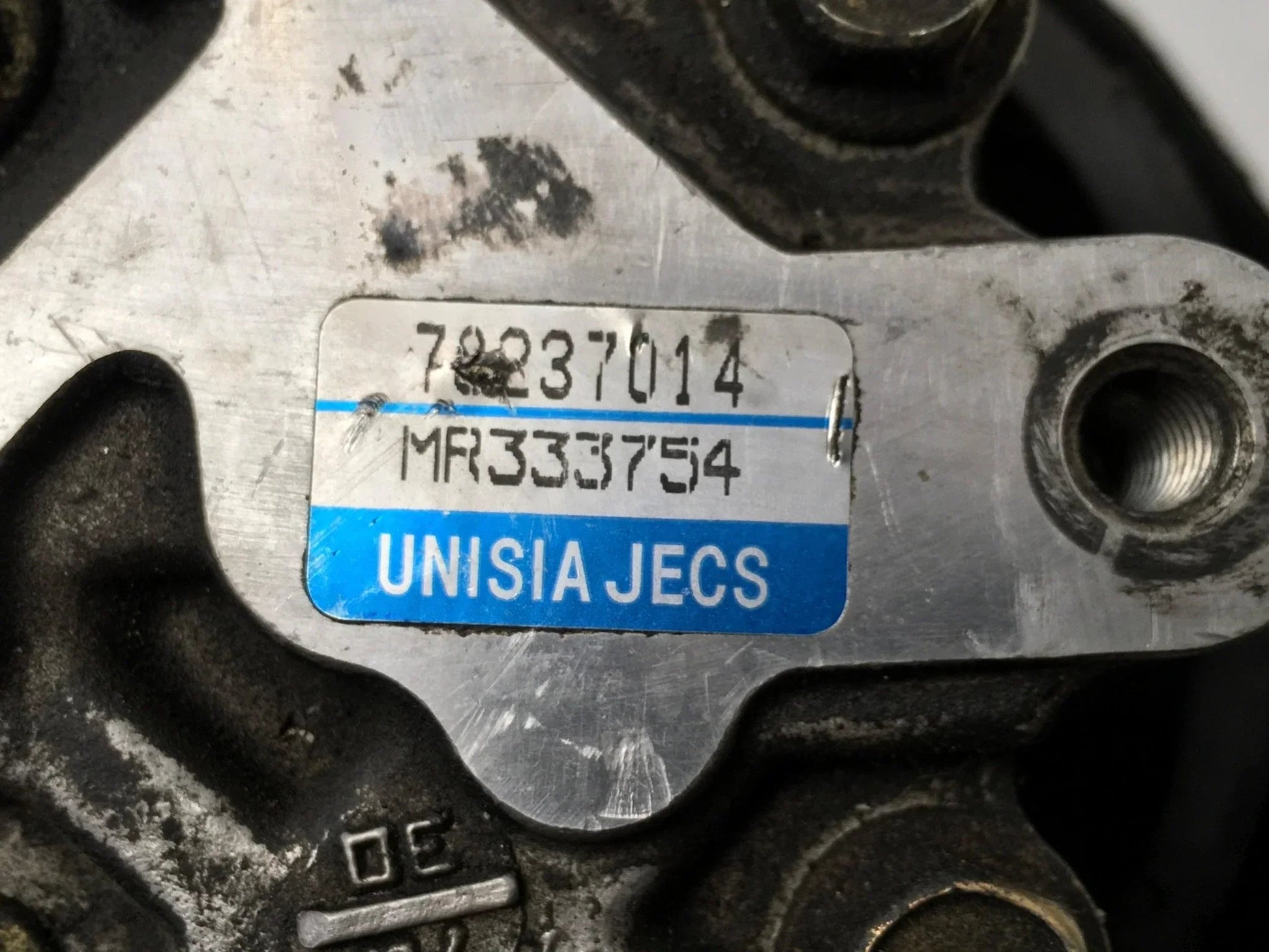 Bomba dirección Mitsubishi MR333754