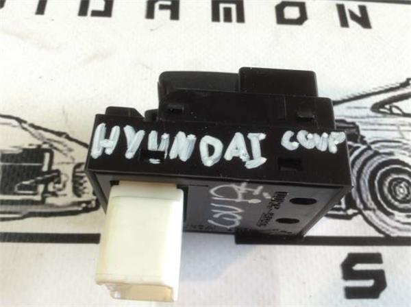 Boton elevalunas derecho hyundai coupe 3 - 