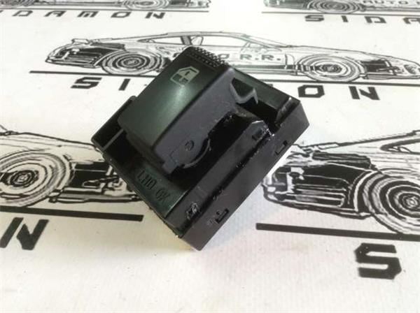 Boton elevalunas derecho hyundai coupe 3 - 