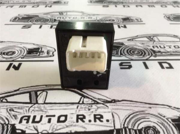 Boton elevalunas derecho hyundai coupe 3 - 