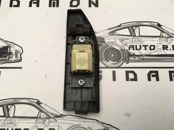 Botonera elevalunas nissan 8296083g00 - 8296083g00