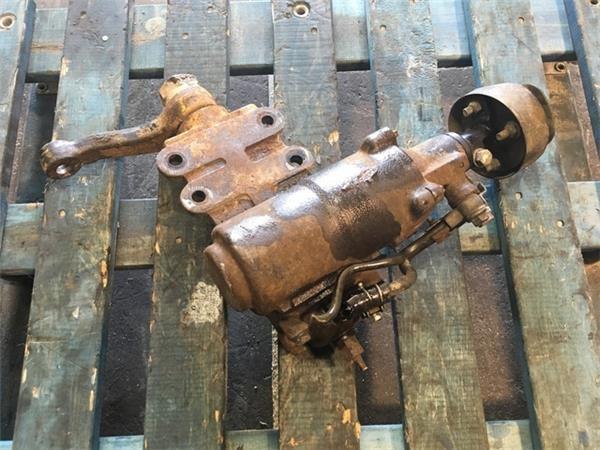 Caja de direccion nissan navara d22 - 