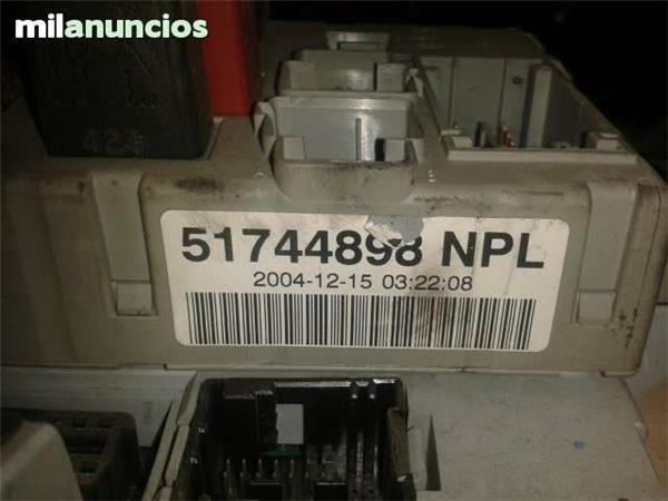 Caja de fusibles fiat punto - 51744898