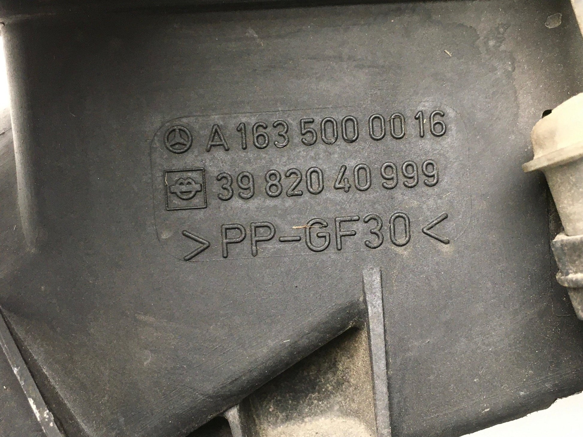 Caja filtro aire Mercedes ML W163 270CDI - A1635000016