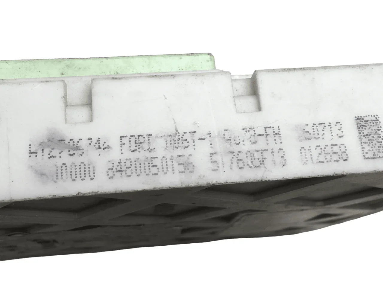 Caja fusibles Ford DV6T-14A073-FH