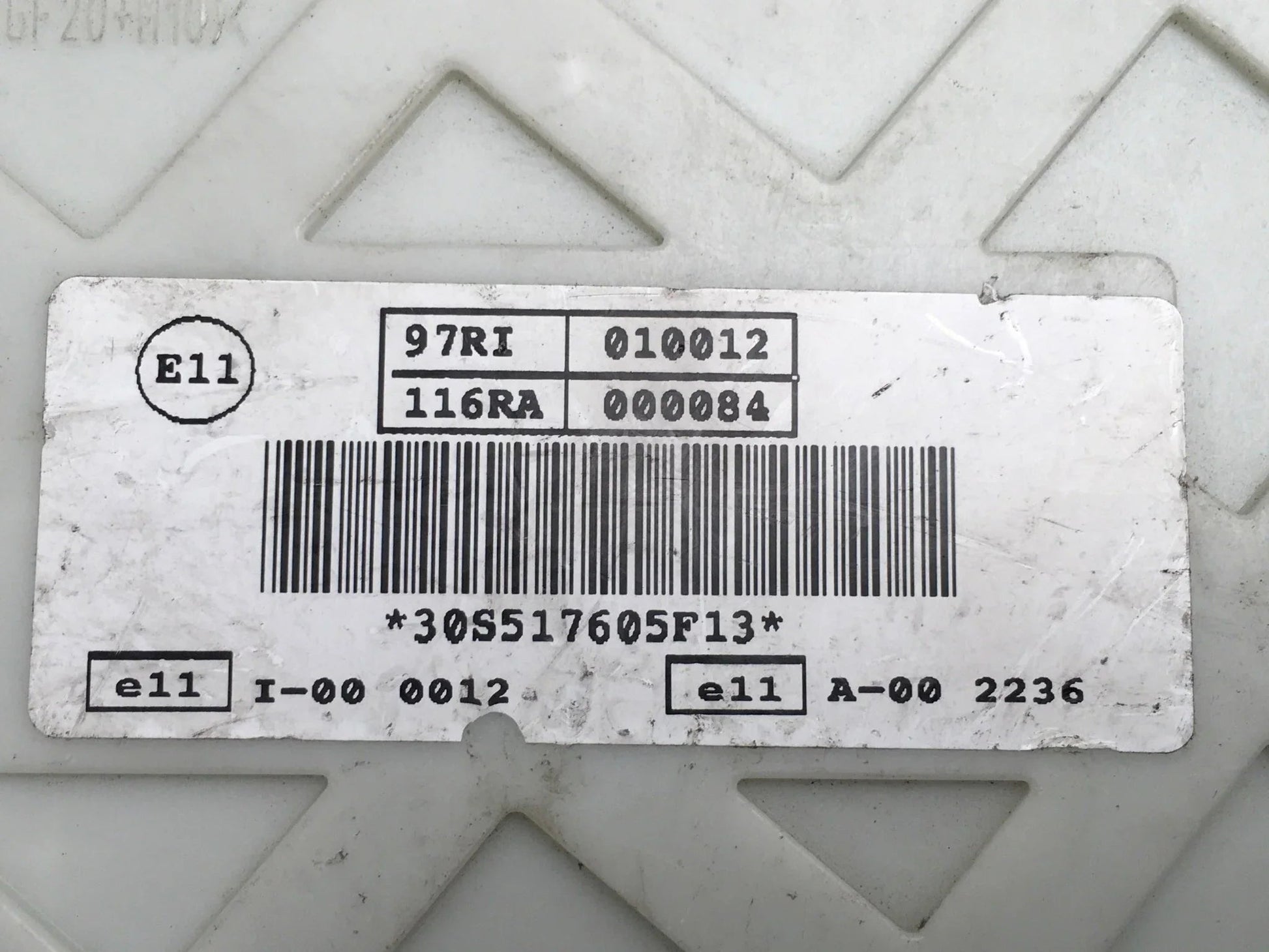 Caja fusibles Ford DV6T-14A073-FH